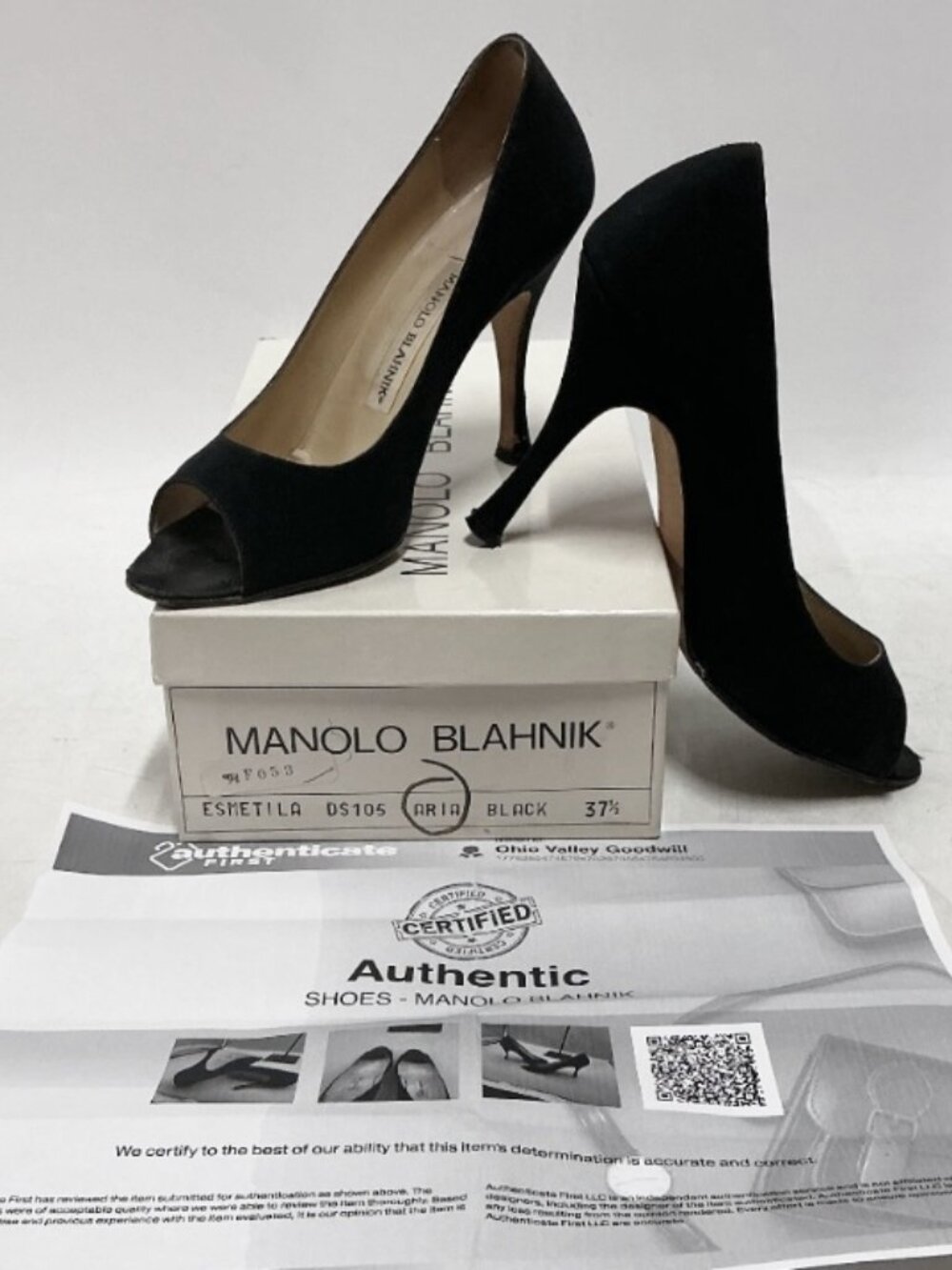 Authentic $1095 Manolo Blahnik Aria Black Open Toe Peep Shoes Heels Pumps US 7